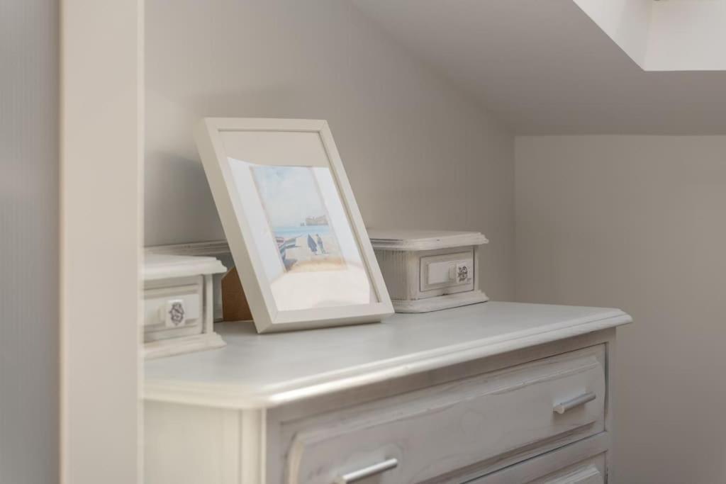 Sunset Terrace - Beachfront Apartment With Private Parking Nazaré Buitenkant foto