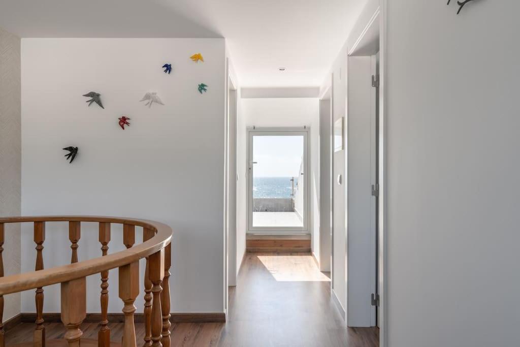 Sunset Terrace - Beachfront Apartment With Private Parking Nazaré Buitenkant foto