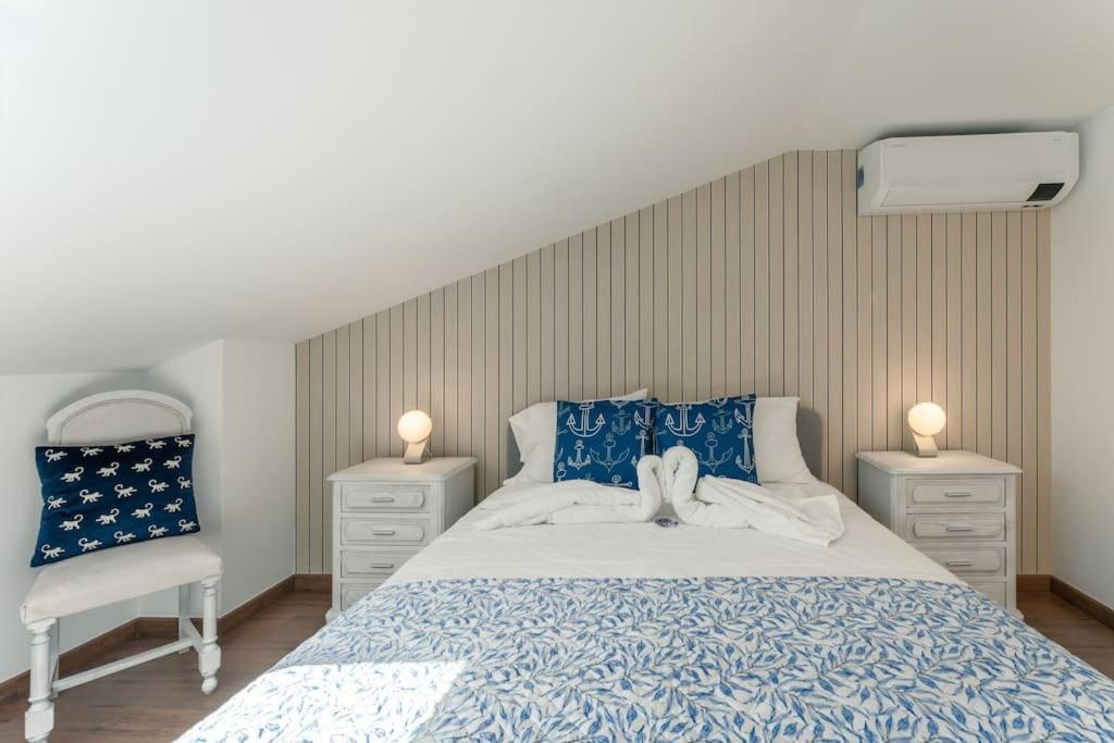 Sunset Terrace - Beachfront Apartment With Private Parking Nazaré Buitenkant foto