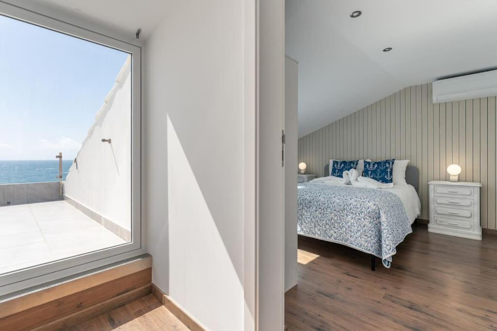 Sunset Terrace - Beachfront Apartment With Private Parking Nazaré Buitenkant foto