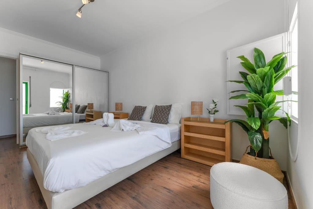 Sunset Terrace - Beachfront Apartment With Private Parking Nazaré Buitenkant foto